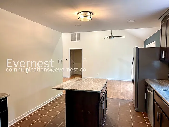 2581 Glenridge Ct — Photo 5