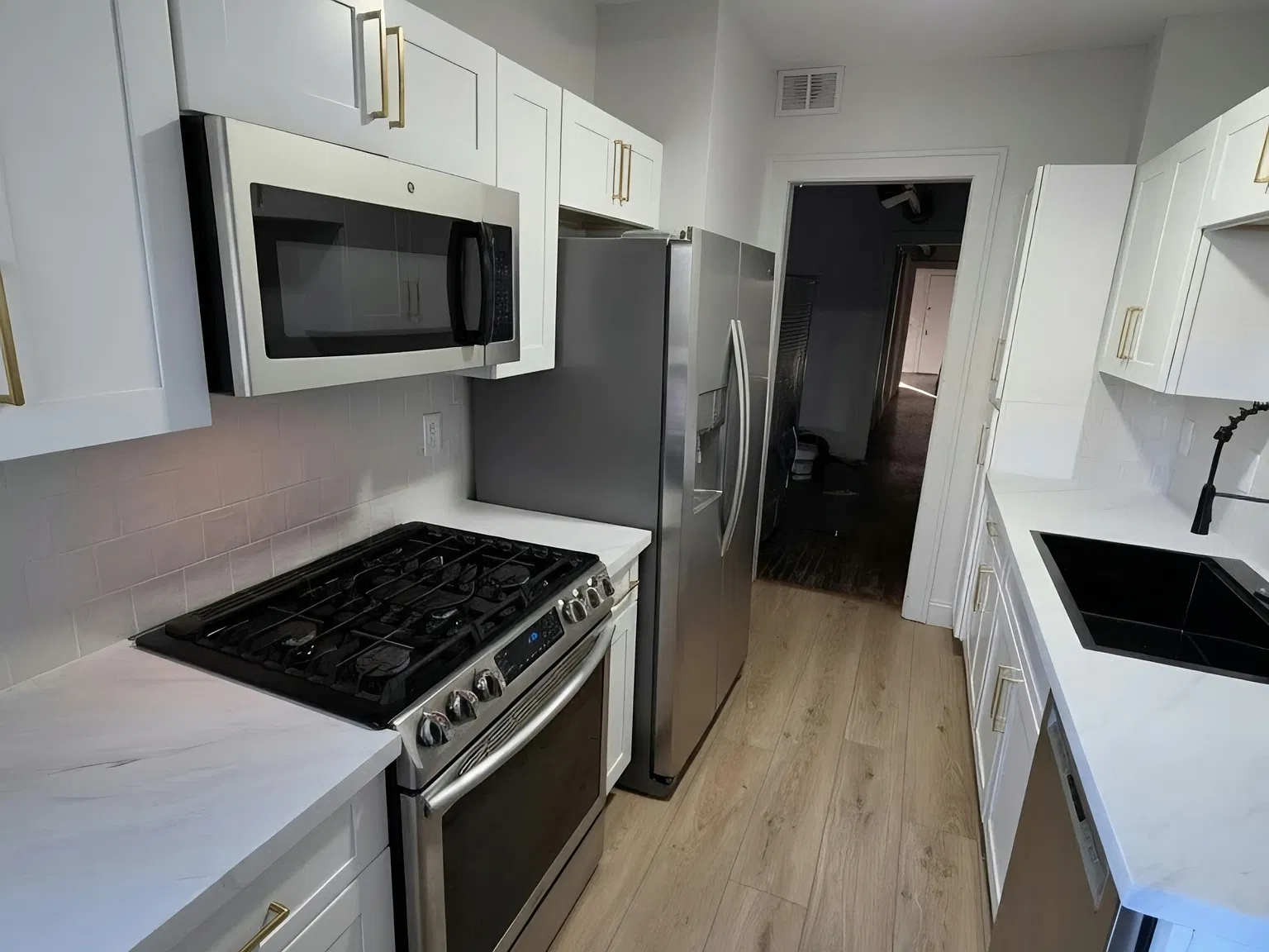 1175 Andrews Ave — Photo 3