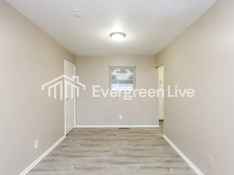11715 Hamlet Rd — Photo 9