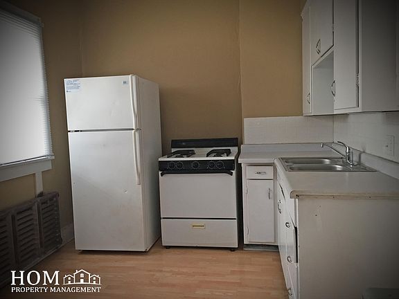 5th image of 128 E Liberty St #1