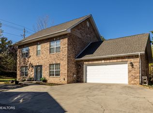 211 Sweet Gum Ln, Oak Ridge, TN 37830