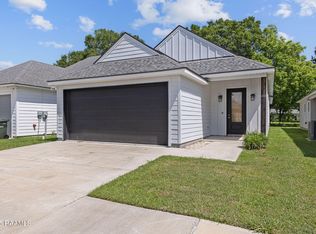 211 Alpine Dr, Lafayette, LA 70506