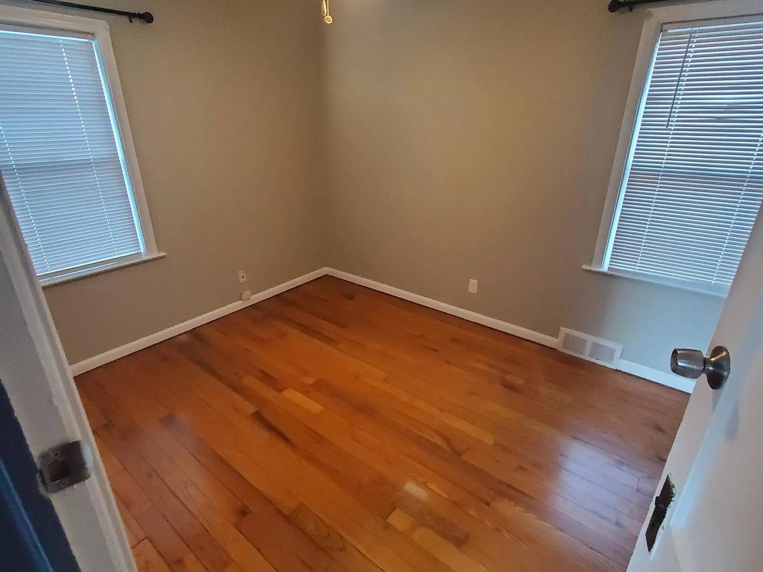 2 bed, 800 sqft, $1,200 — Photo 2