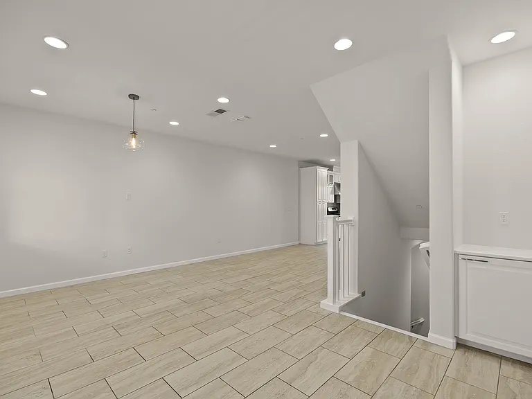 862 White Moonstone Loop — Photo 5