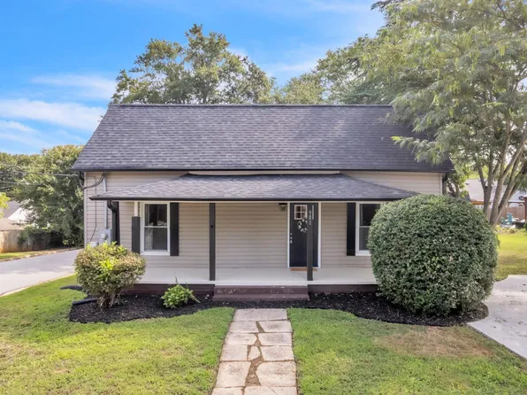 901 S 5th St, Easley, SC 29640