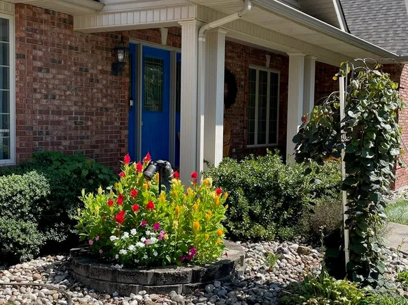 1016 Michael Ln, West Frankfort, IL 62896