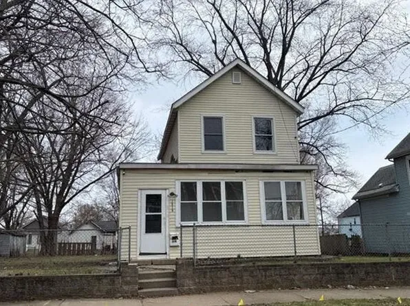 1312 S Greenlawn Ave, Peoria, IL 61605