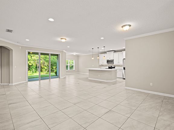 4th image of 241 Deerfield Meadows Cir