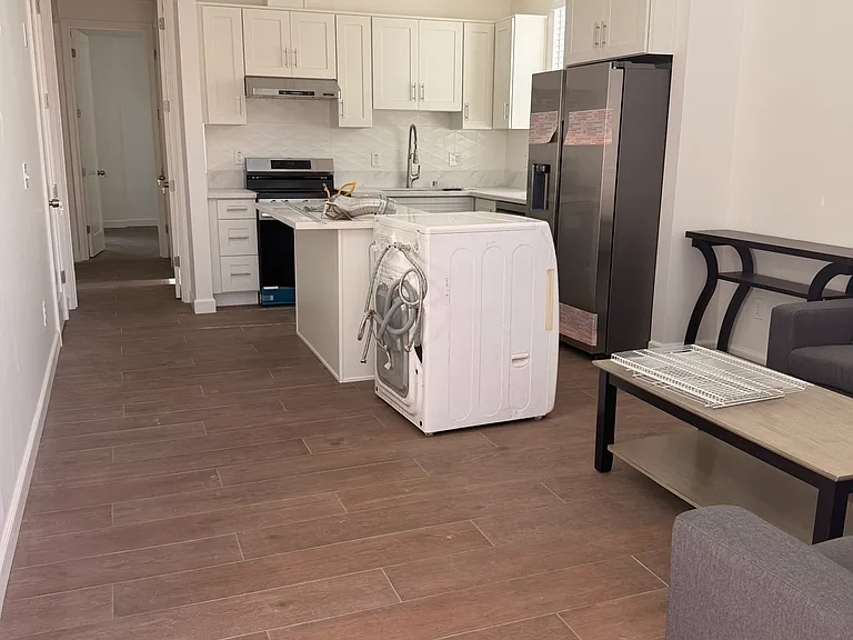 5263 Pirotte Dr — Photo 3