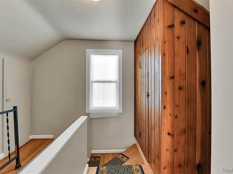 24717 New York St — Photo 7