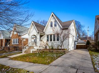 470 Cloverly Rd, Grosse Pointe Farms, MI 48236