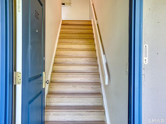 2nd image of 1465 E Putnam Ave APT 327