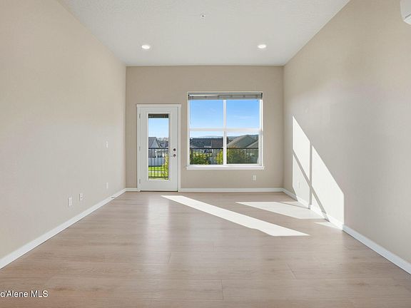 2nd image of 6430 N Atlas Rd #201