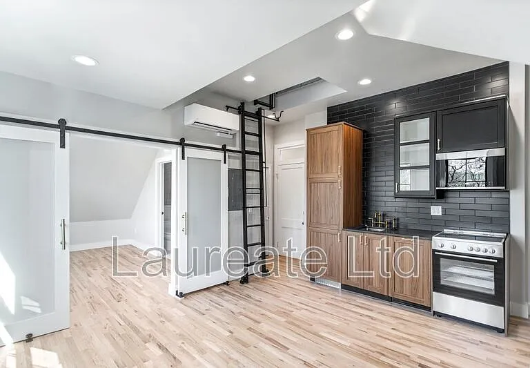 2224 E 14th Ave #6 — Photo 4