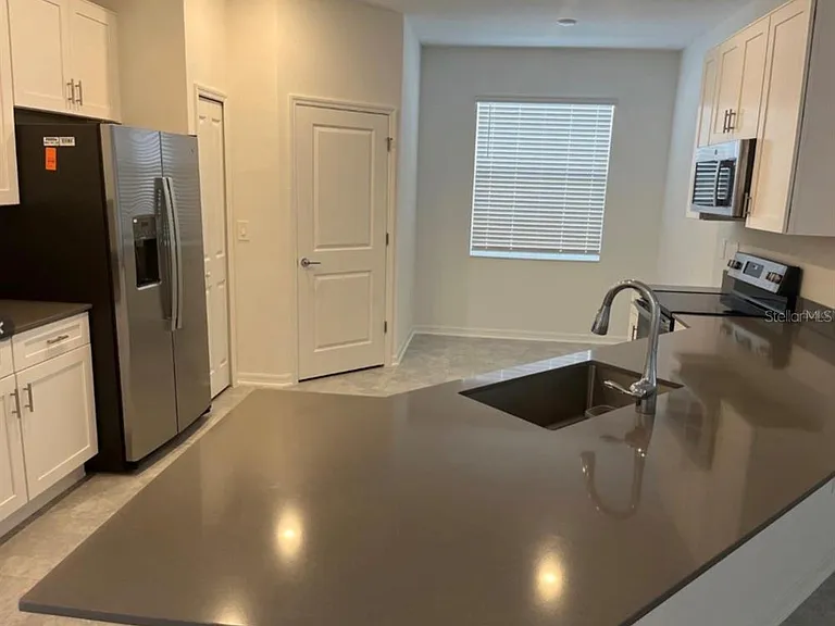 855 Turner Ln — Photo 2