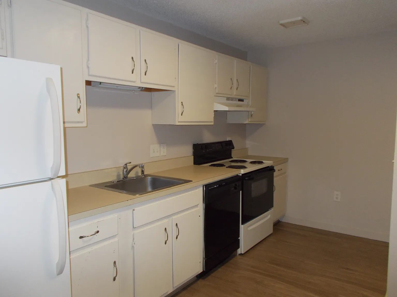 1 bed, 512 sqft, $1,600 — Photo 3
