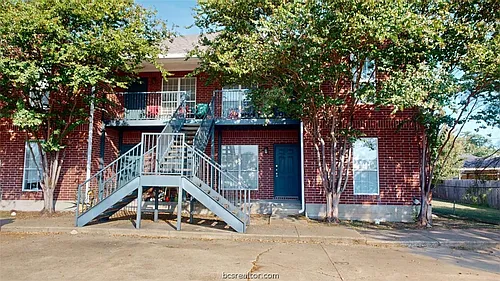 1513 Hollowhill Dr #B Photo 1