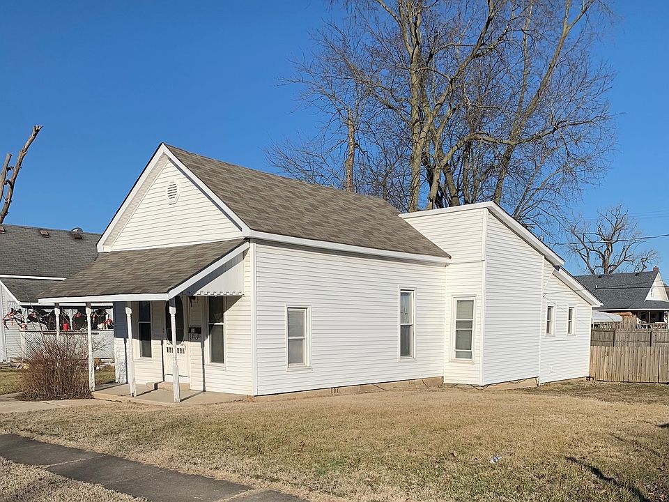 2nd image of 209 N Main St