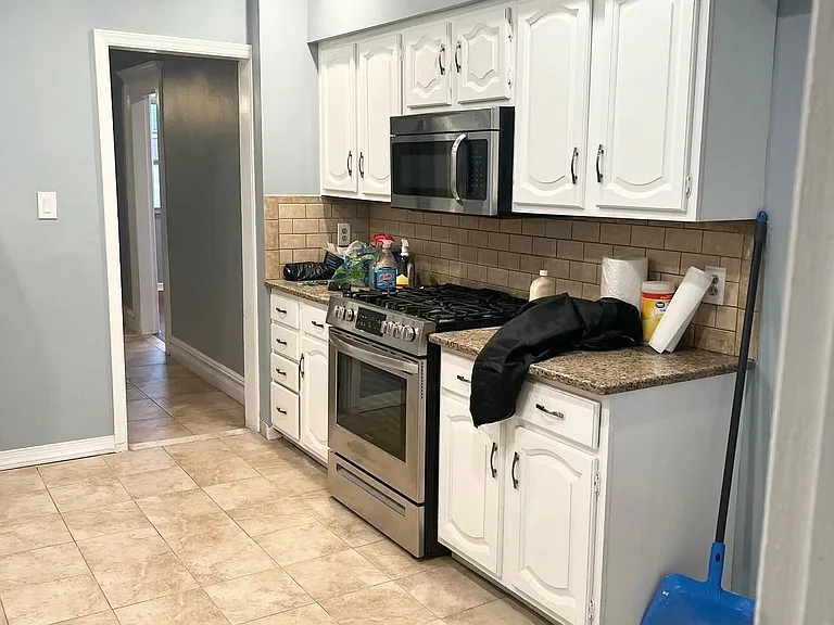 22 Cambridge Ave — Photo 3
