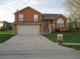 19304 Aster Ct, Smithville, MO 64089