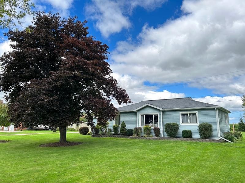 611 Main St, Kinde, MI 48445 Zillow