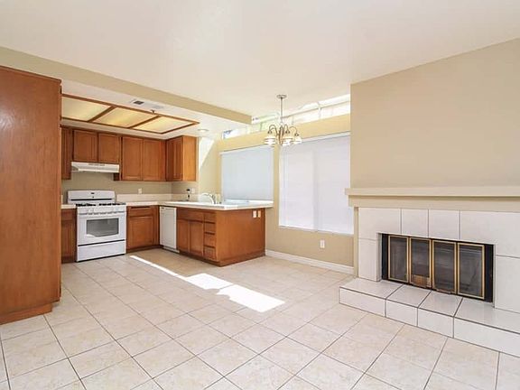4th image of 13731 Sharon Ct