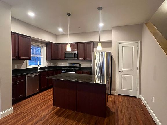 5th image of 109 Churchill St Unit 110