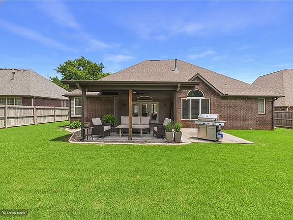 3rd image of 4424 W Collins Cir