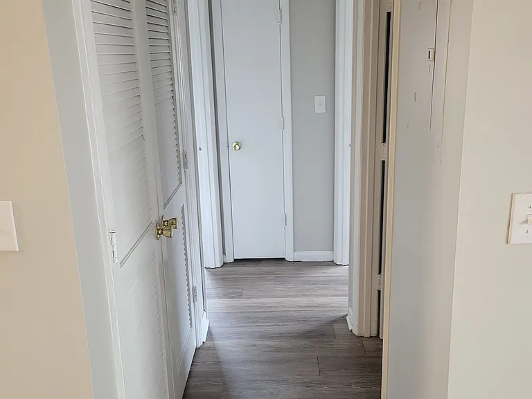 Maple Ridge Apartments — Photo 14