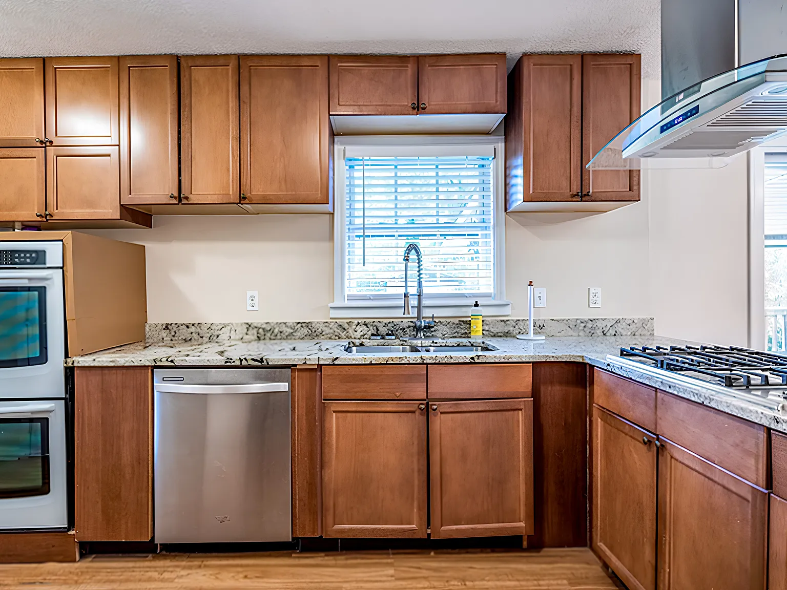 4 bed, 3.0 bath, 2795 sqft, $758 — Photo 4