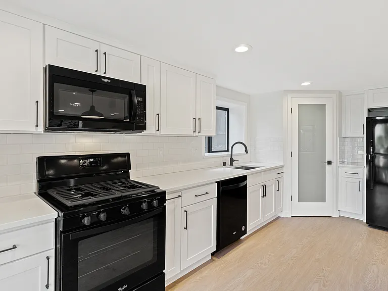 3038 37th Ave SW #2 — Photo 7