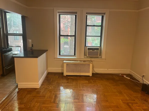 333 4th Street 2J image 2 of 10