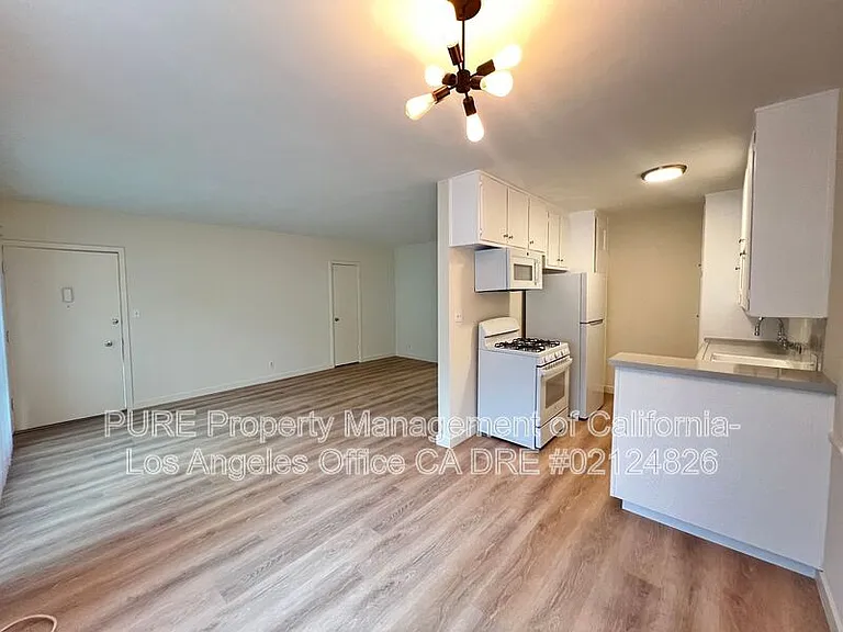 4427 Murietta Ave #19 — Photo 3