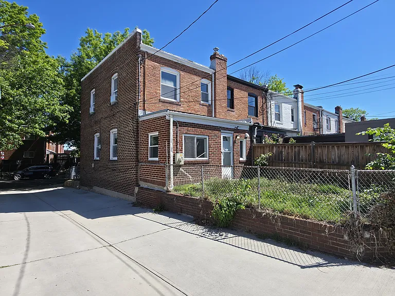 3311 Clay Pl NE — Photo 20