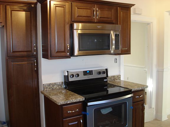 3rd image of 4221 Chamberlayne Ave