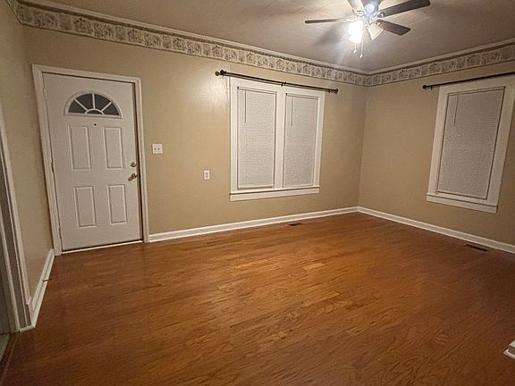 3rd image of 24 East St