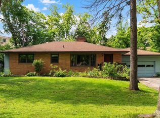 6 Wood Cir, Madison, WI 53705