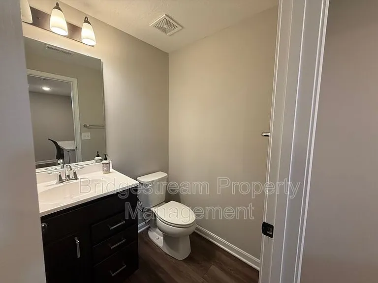 3032 Wellington Ln — Photo 10