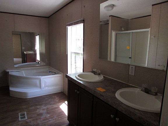 5th image of 7114 Blue Lake Cir