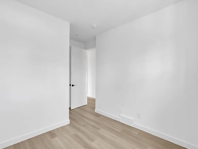 2704 25th Ave SW — Photo 33