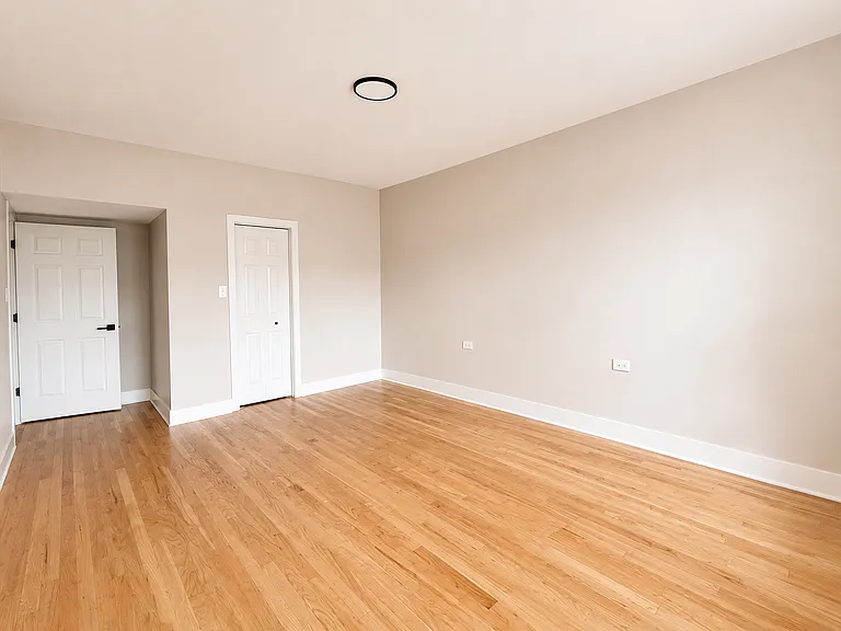 7516-24 N Seeley Ave — Photo 16