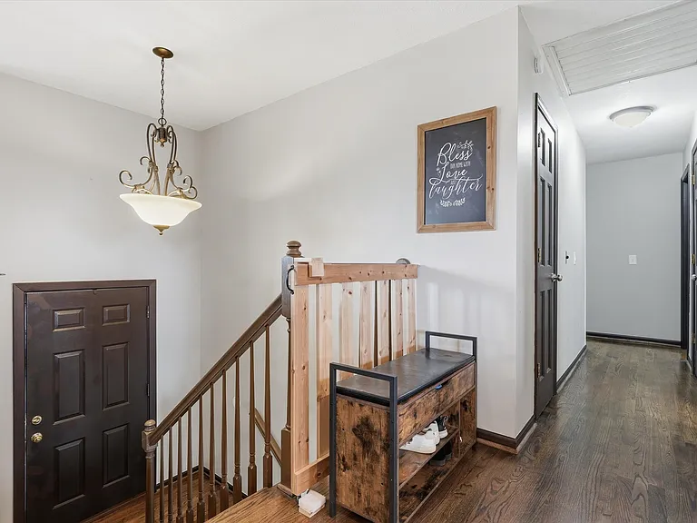 12200 Hollingsworth Rd — Photo 3