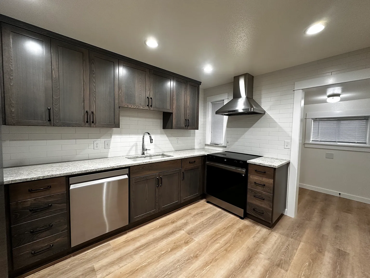3 bed, 1430 sqft, $2,895 — Photo 2
