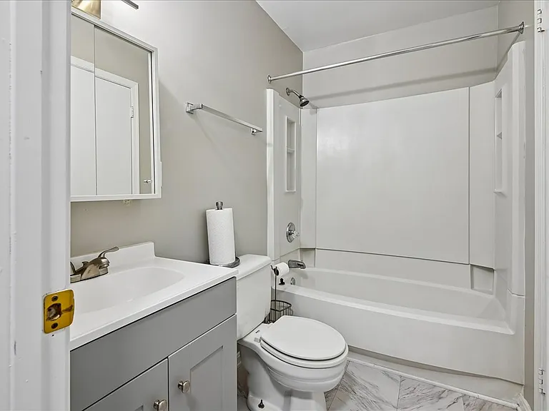 530 Mount Lubentia Ct E — Photo 23