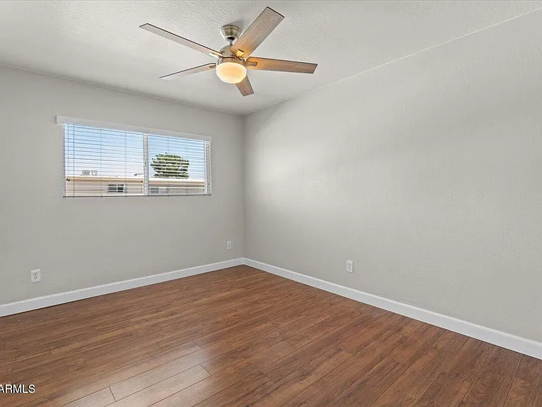 4233 N Miller Rd — Photo 24
