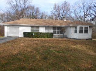 843 Prigge Rd, Saint Louis, MO 63138