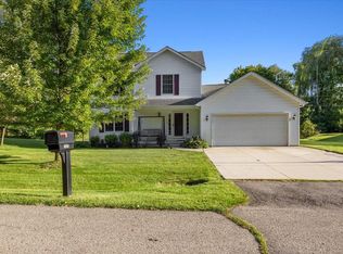 2466 Ava Dr, Howell, MI 48843