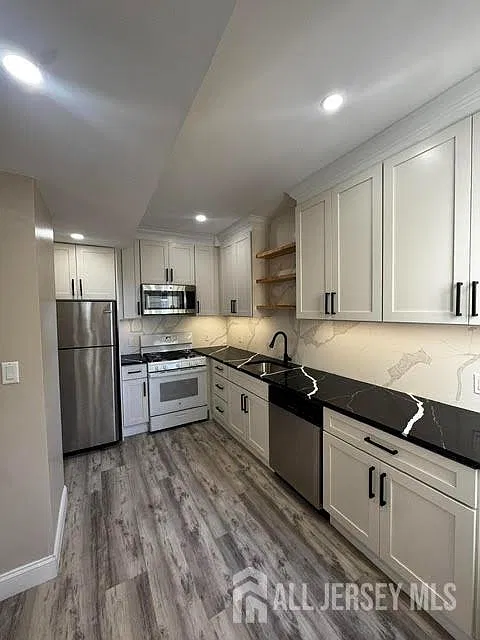 2 bed, 1.5 bath, $2,350 — Photo 3