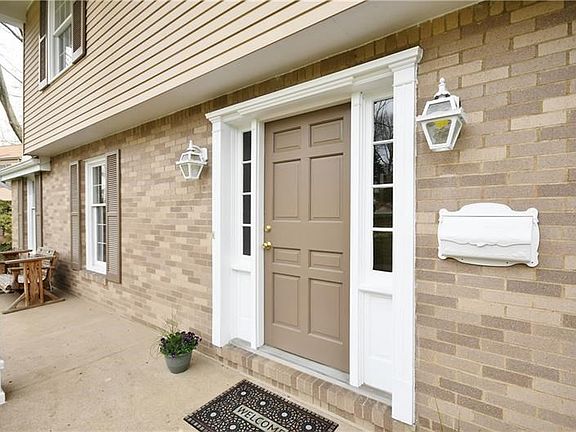 2nd image of 2111 Clairmont Dr