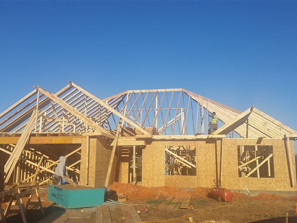 2nd image of 127 Berkley Cir
